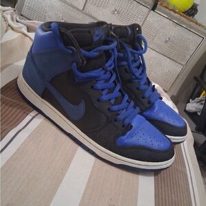 Nike Men's Black and Blue Sneakers